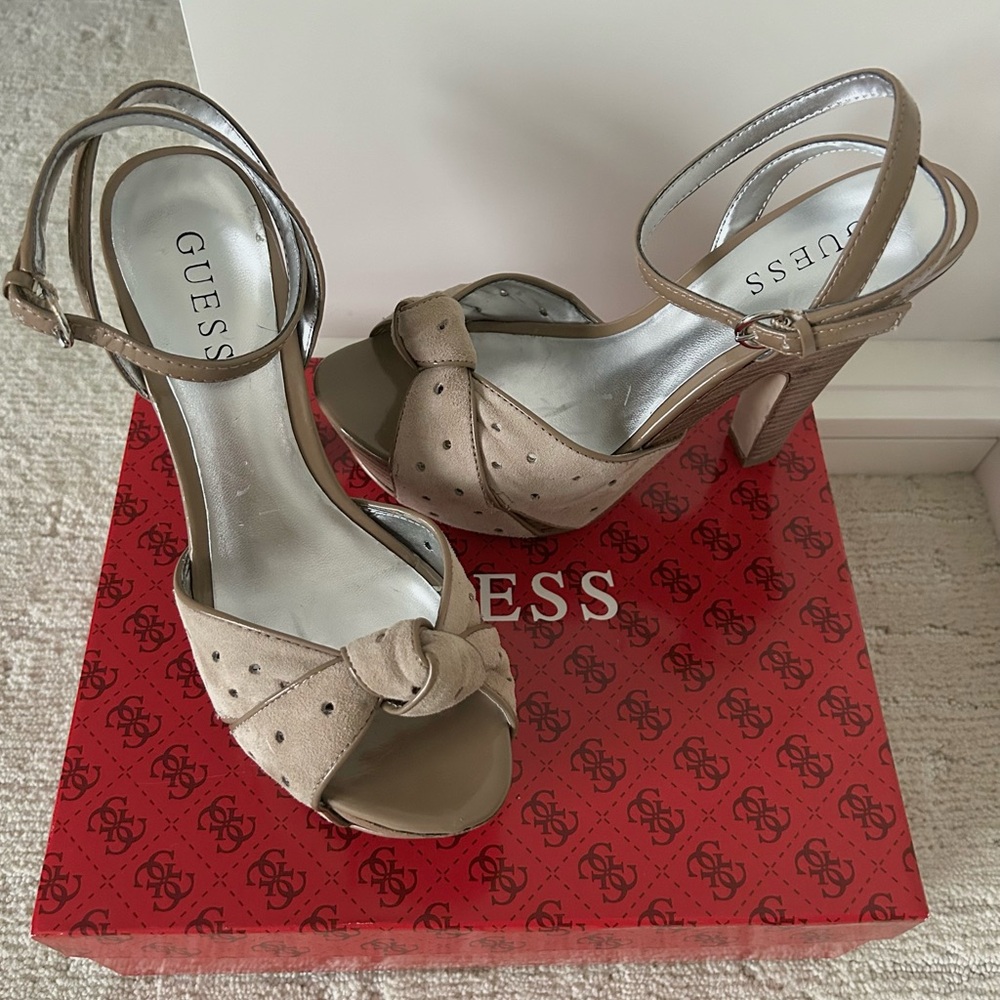 Vtg Pin-Up Style Peep Toe Ankle Strap Hidden Platform Suede Sandals - Picture 12 of 16